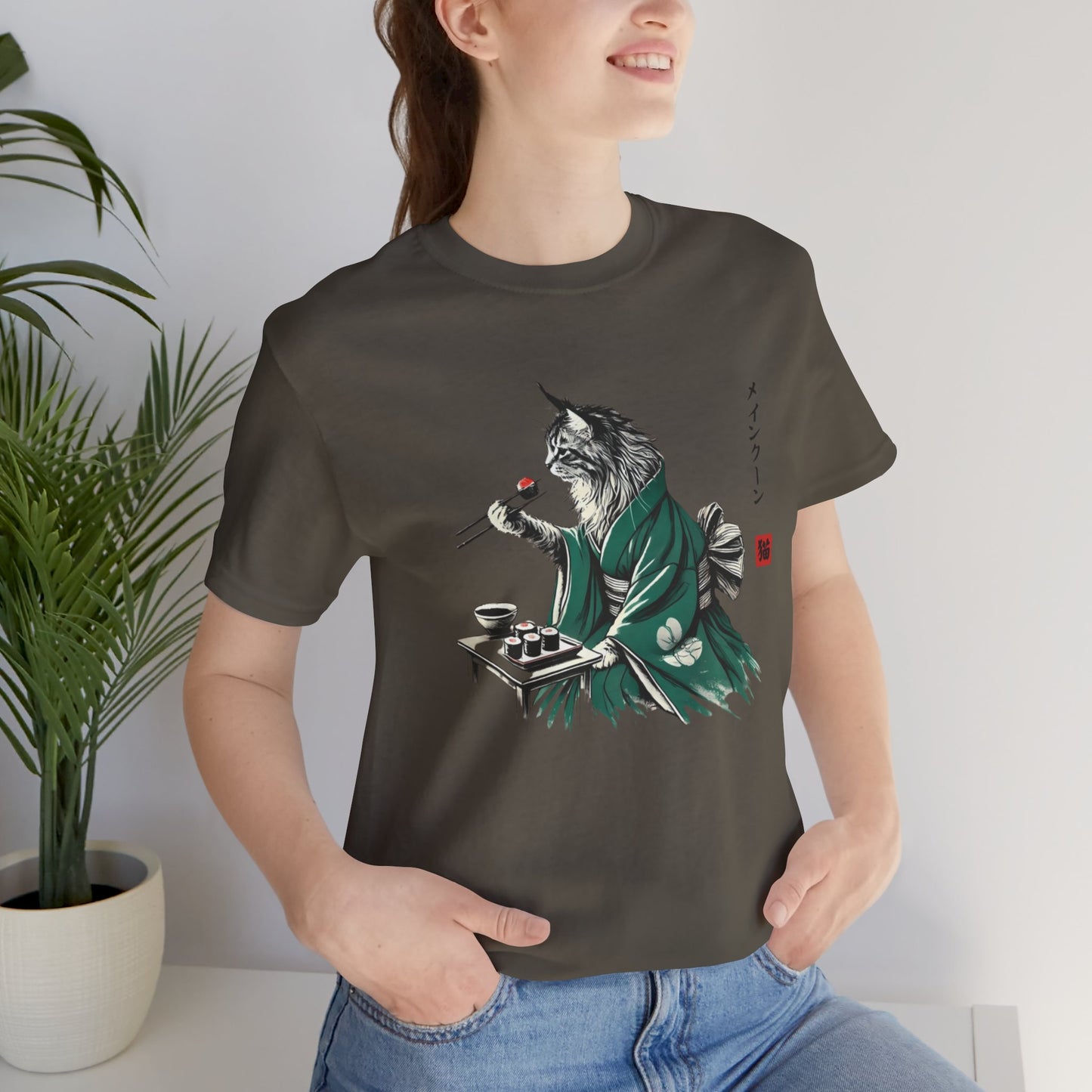 Maine Coon Eating Sushi - T-Shirt