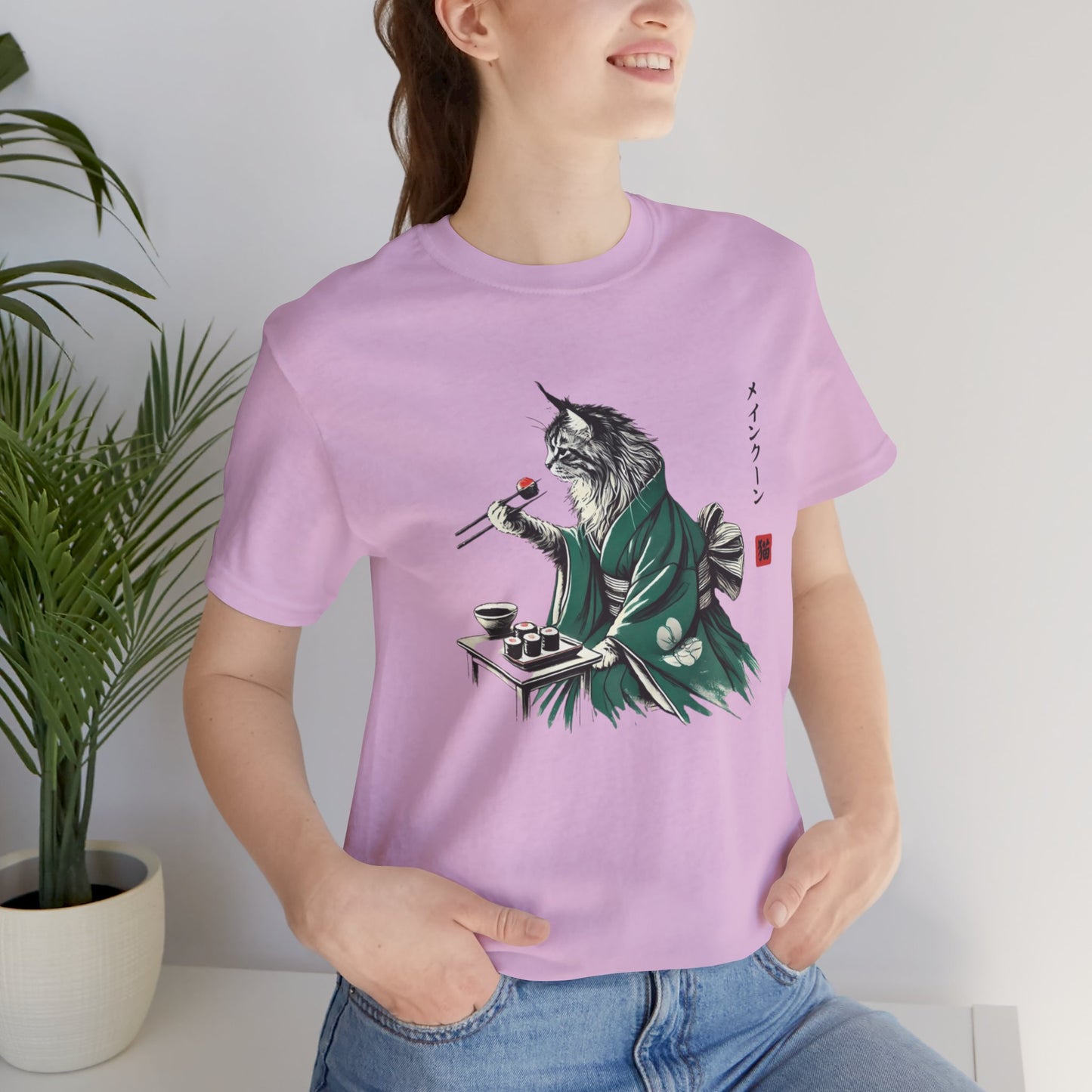 Maine Coon Eating Sushi - T-Shirt